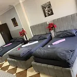Pyramid Stars Inn